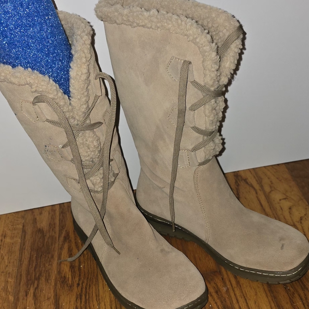 Sonoma Beige Shearling-Lined Winter Boots